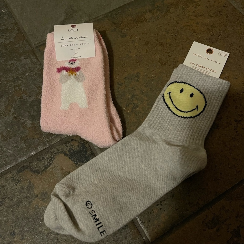 2 pairs of long socks